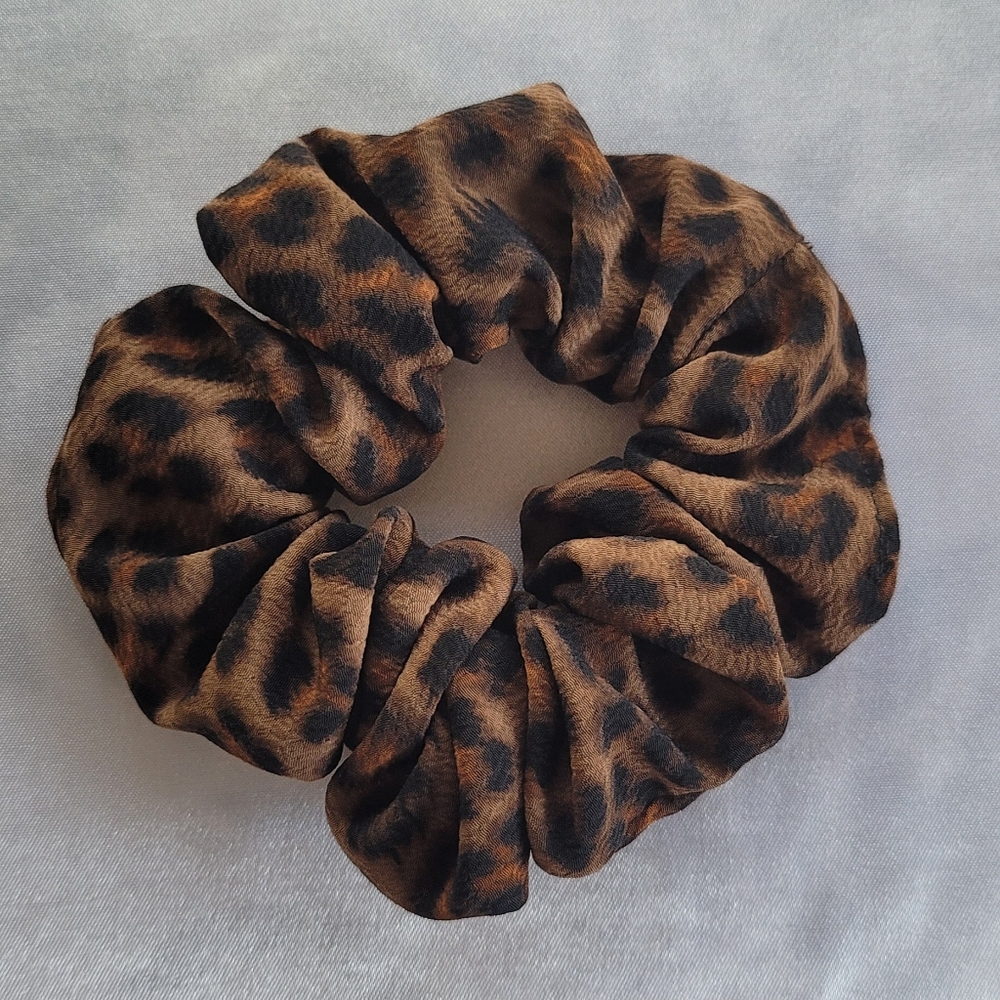 Handmade Scrunchie - PCheetah Print - Standard